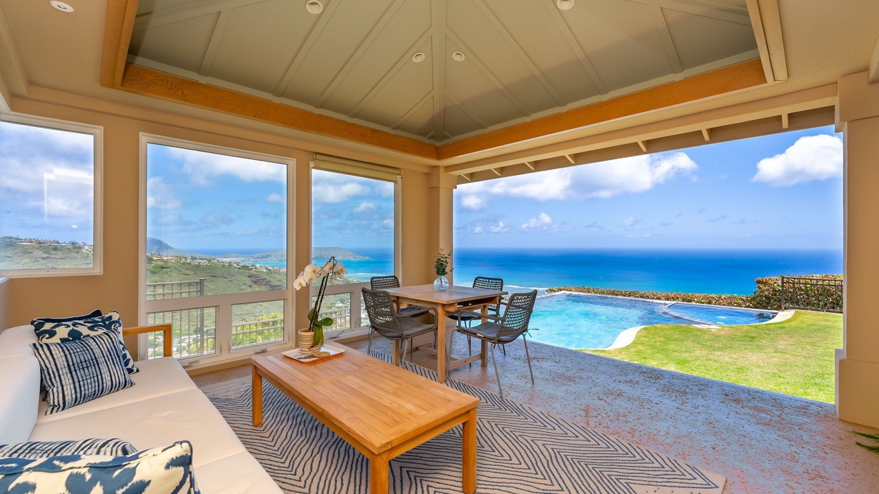 Photo of Livingroom in Kuliouou - Kalani Iki
