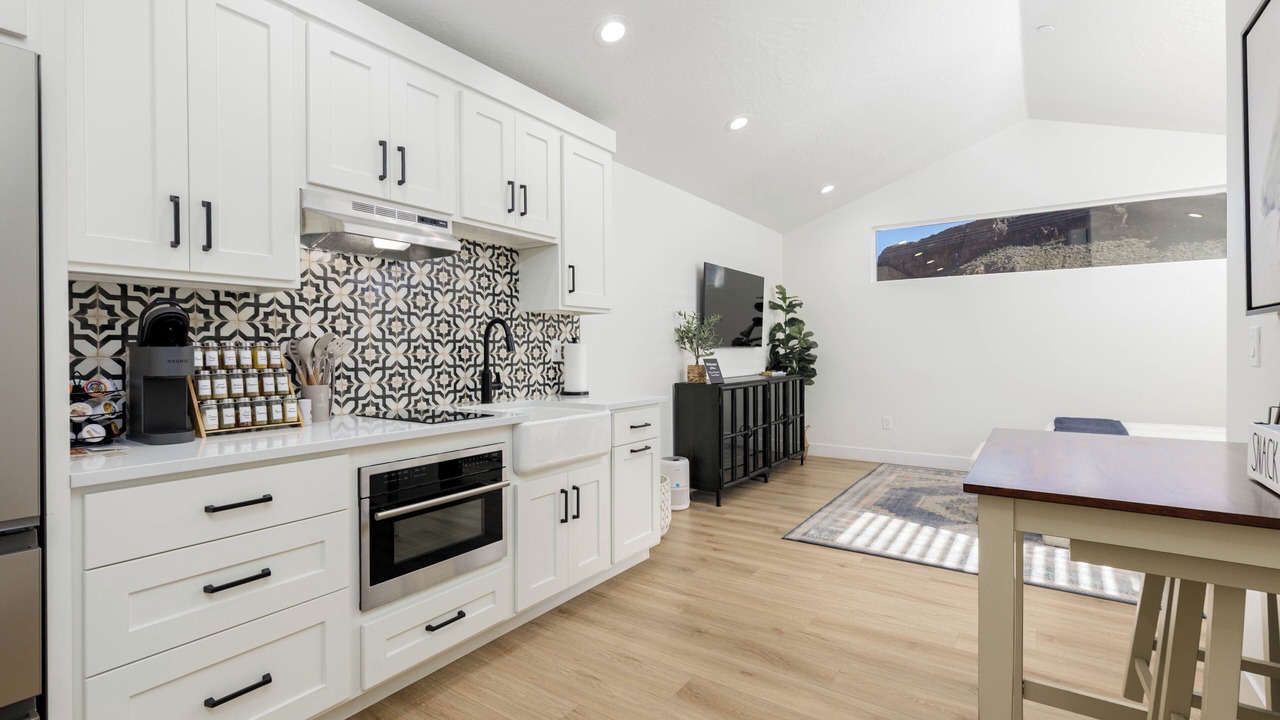 Photo of Kitchen in Hurricane