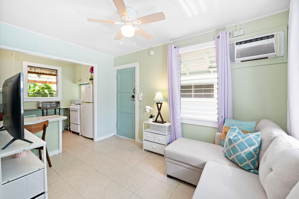 Photo of Livingroom in McCully - Moiliili
