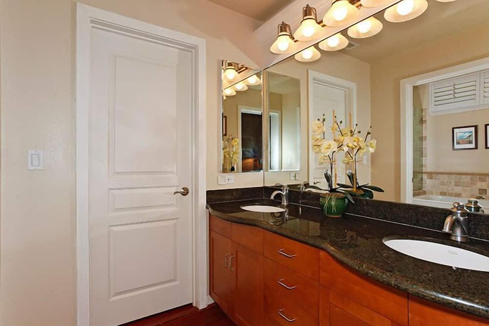 Photo of Bathroom in Ko Olina