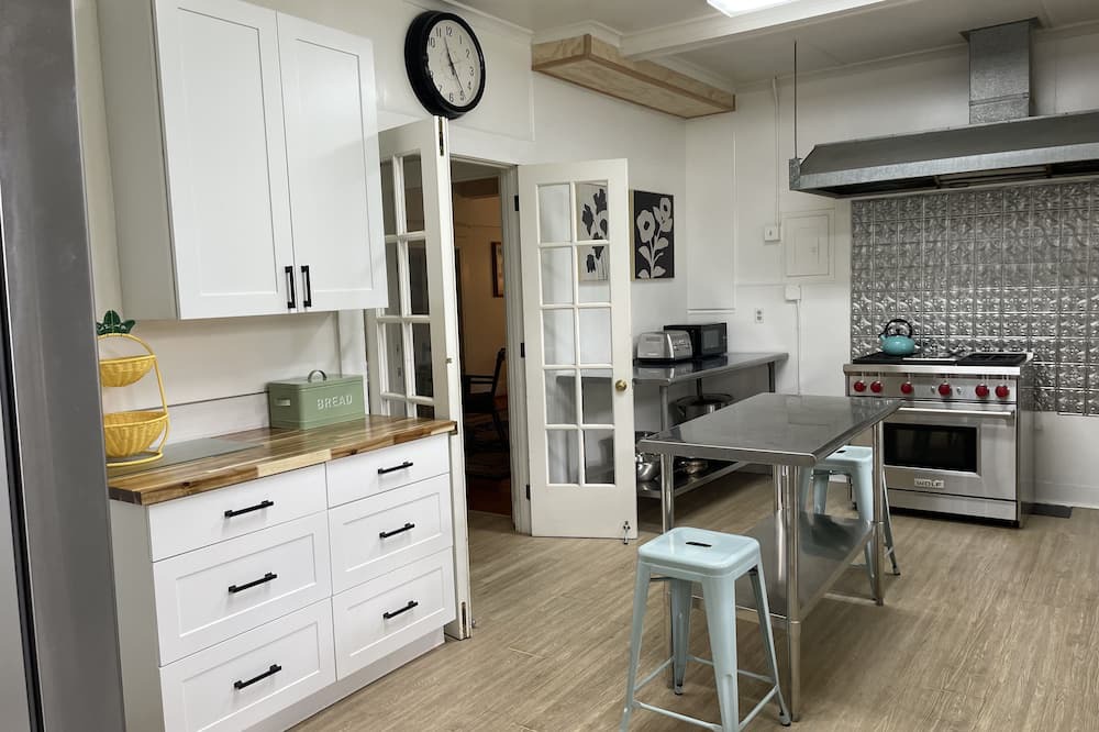 Photo of Kitchen in Makawao