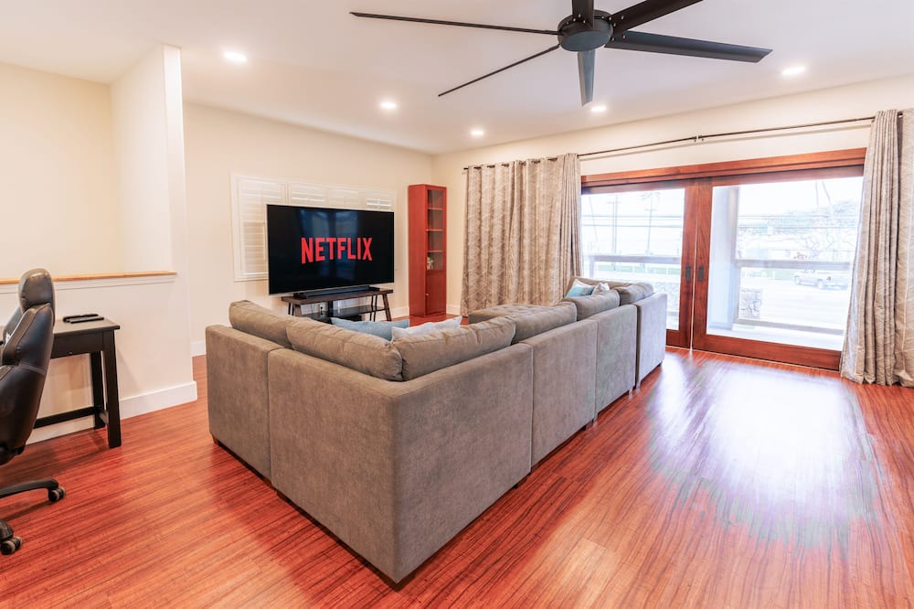 Photo of Livingroom in Ka'a'awa