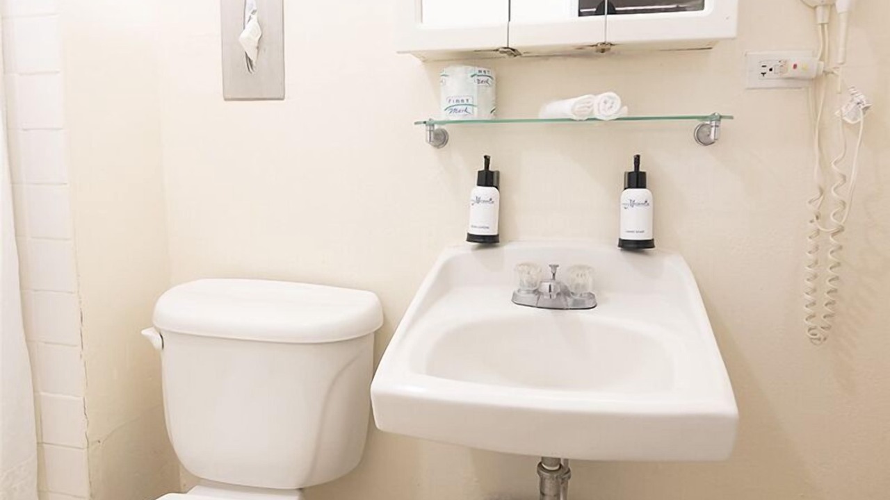 Photo of Bathroom in Western Honolulu