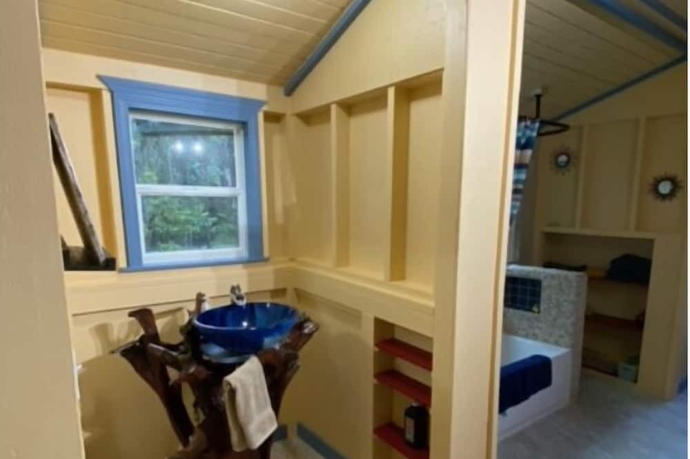 Photo of Bathroom in Fern Forest