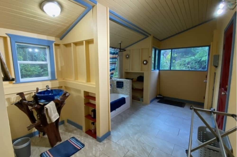 Photo of Bathroom in Fern Forest