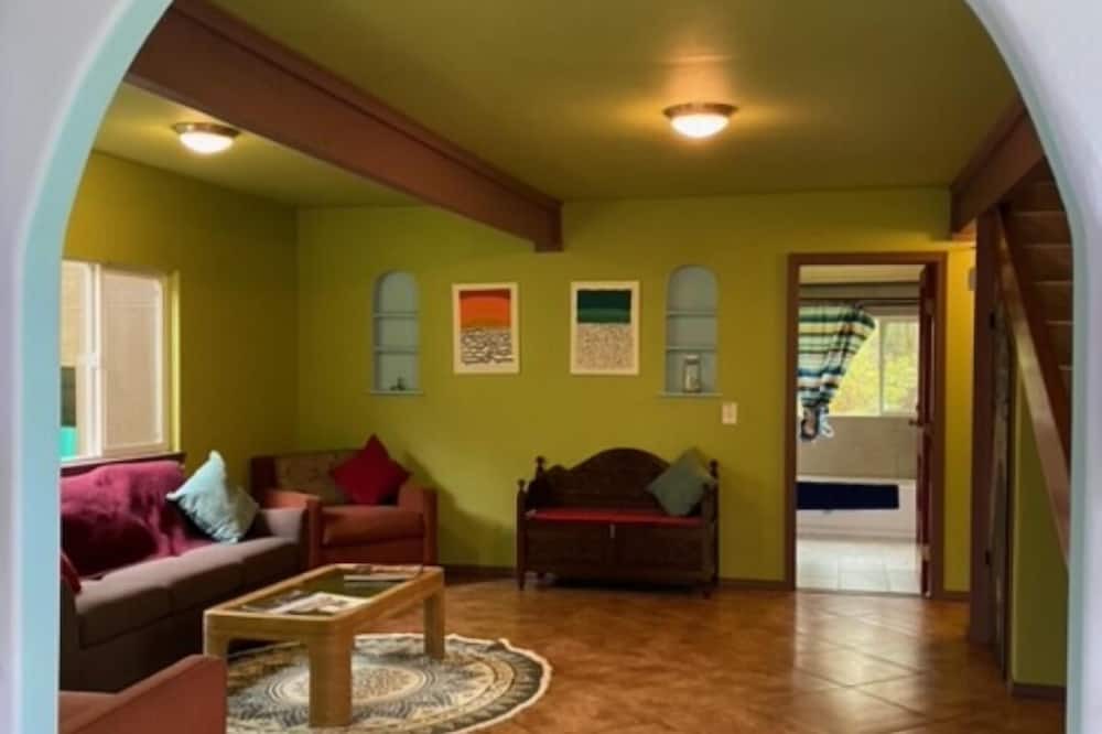 Photo of Livingroom in Fern Forest