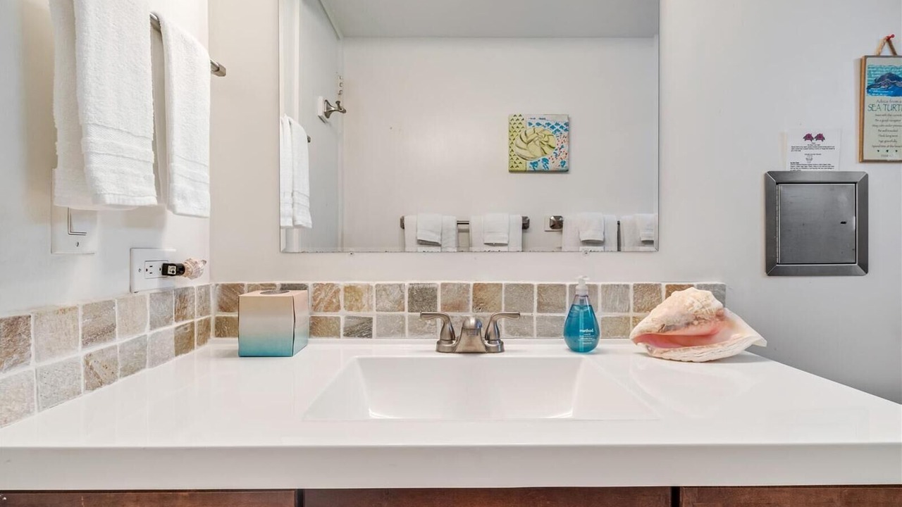 Photo of Bathroom in Punaluu