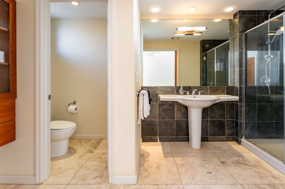 Photo of Bathroom in Maalaea