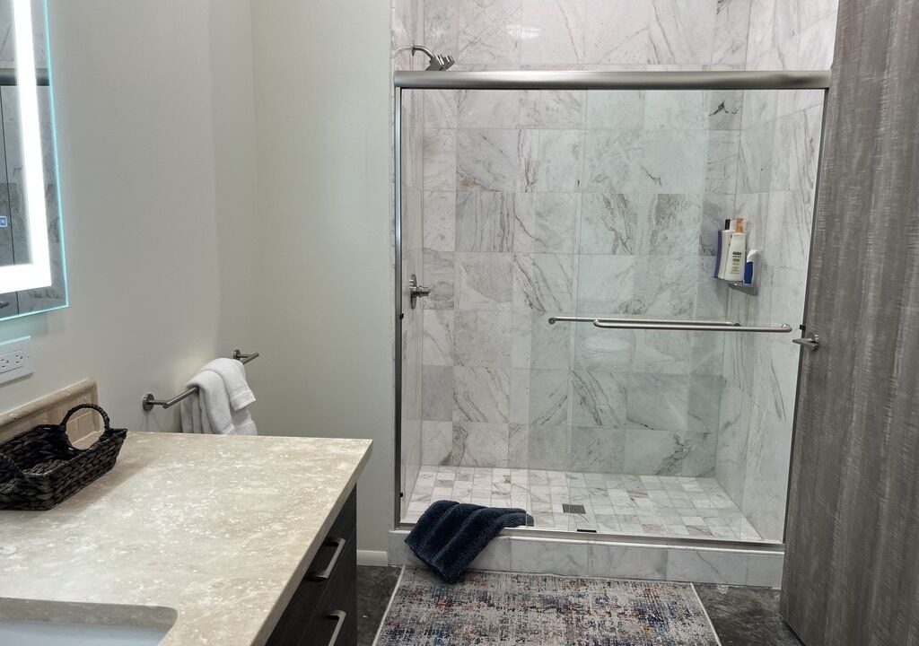 Photo of Bathroom in Moanalua