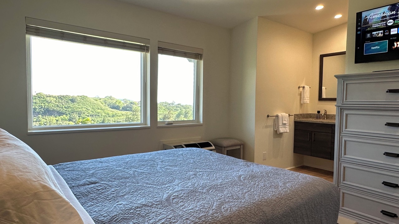 Photo of Bedroom in Moanalua