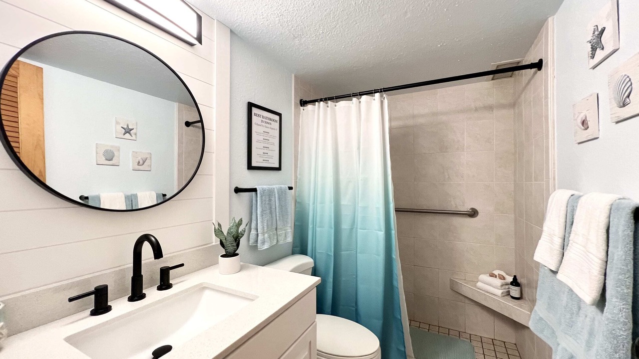 Photo of Bathroom in Maalaea