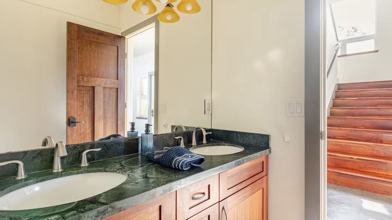 Photo of Bathroom in Pepeekeo