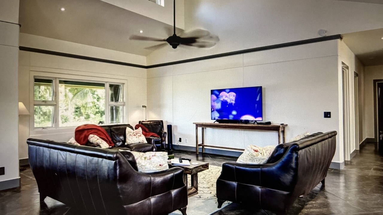 Photo of Livingroom in Pepeekeo