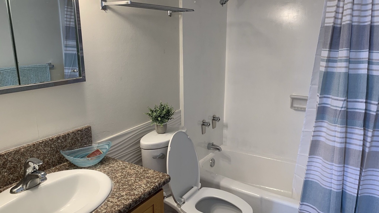 Photo of Bathroom in McCully - Moiliili