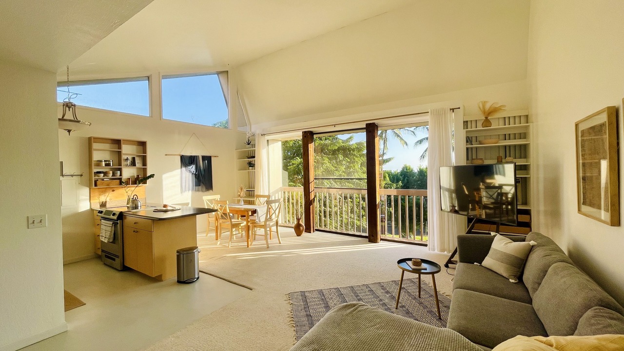 Photo of Livingroom in Makaha Valley