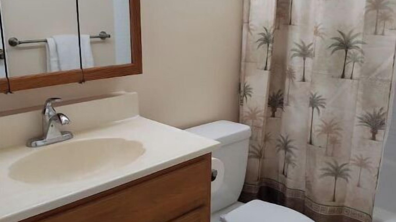 Photo of Bathroom in McCully - Moiliili