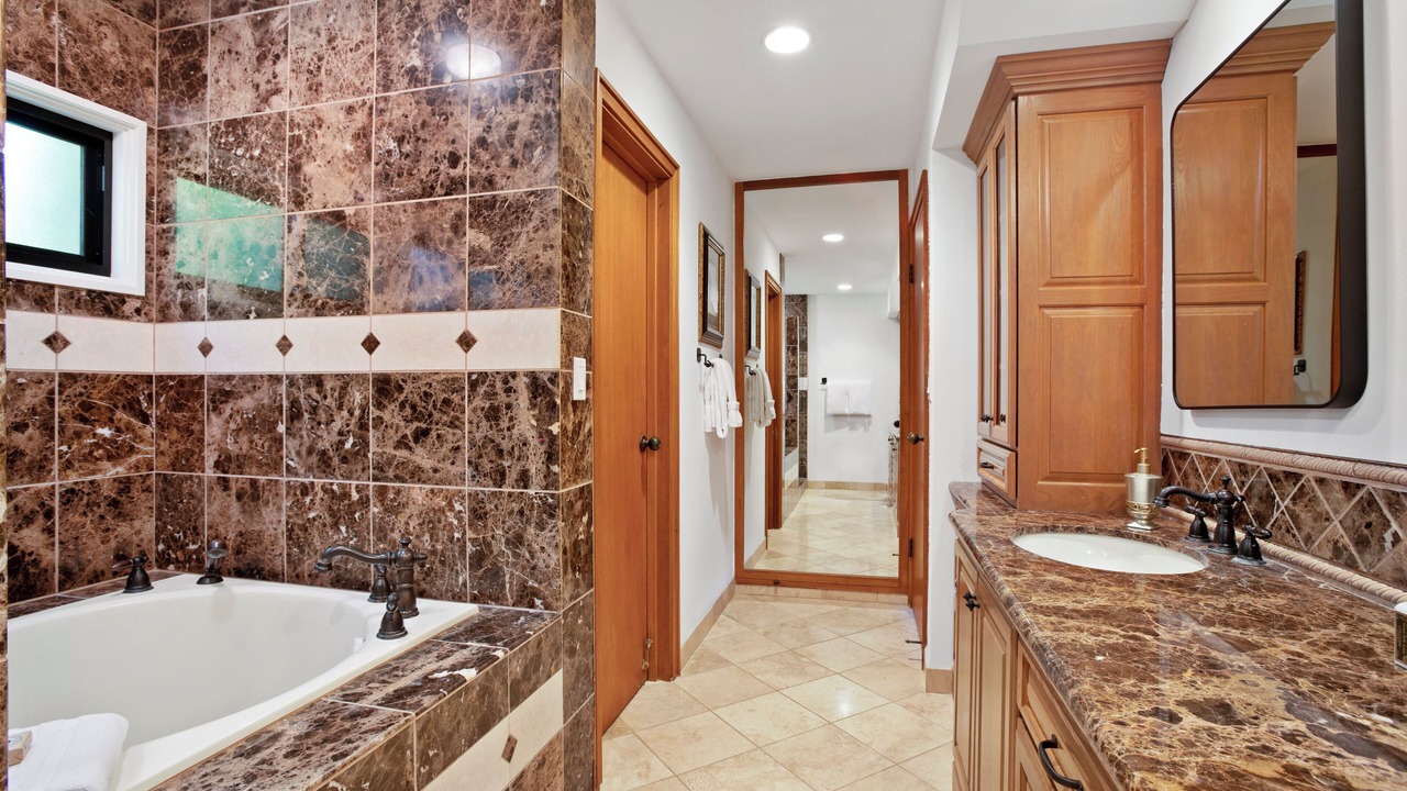 Photo of Bathroom in Napili