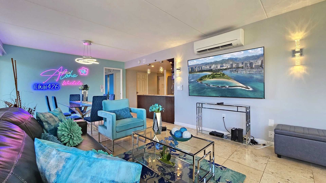 Photo of Livingroom in Waikiki