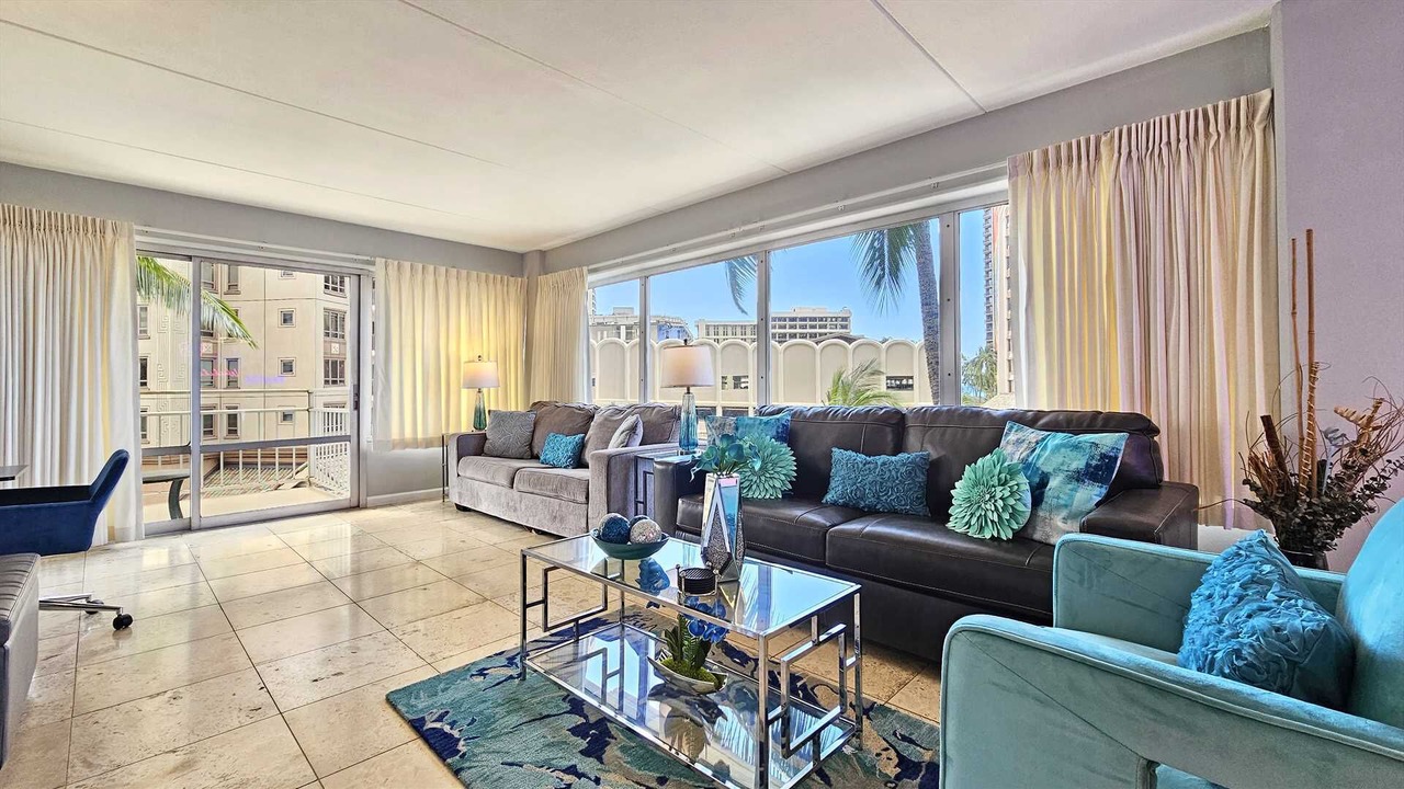 Photo of Livingroom in Waikiki