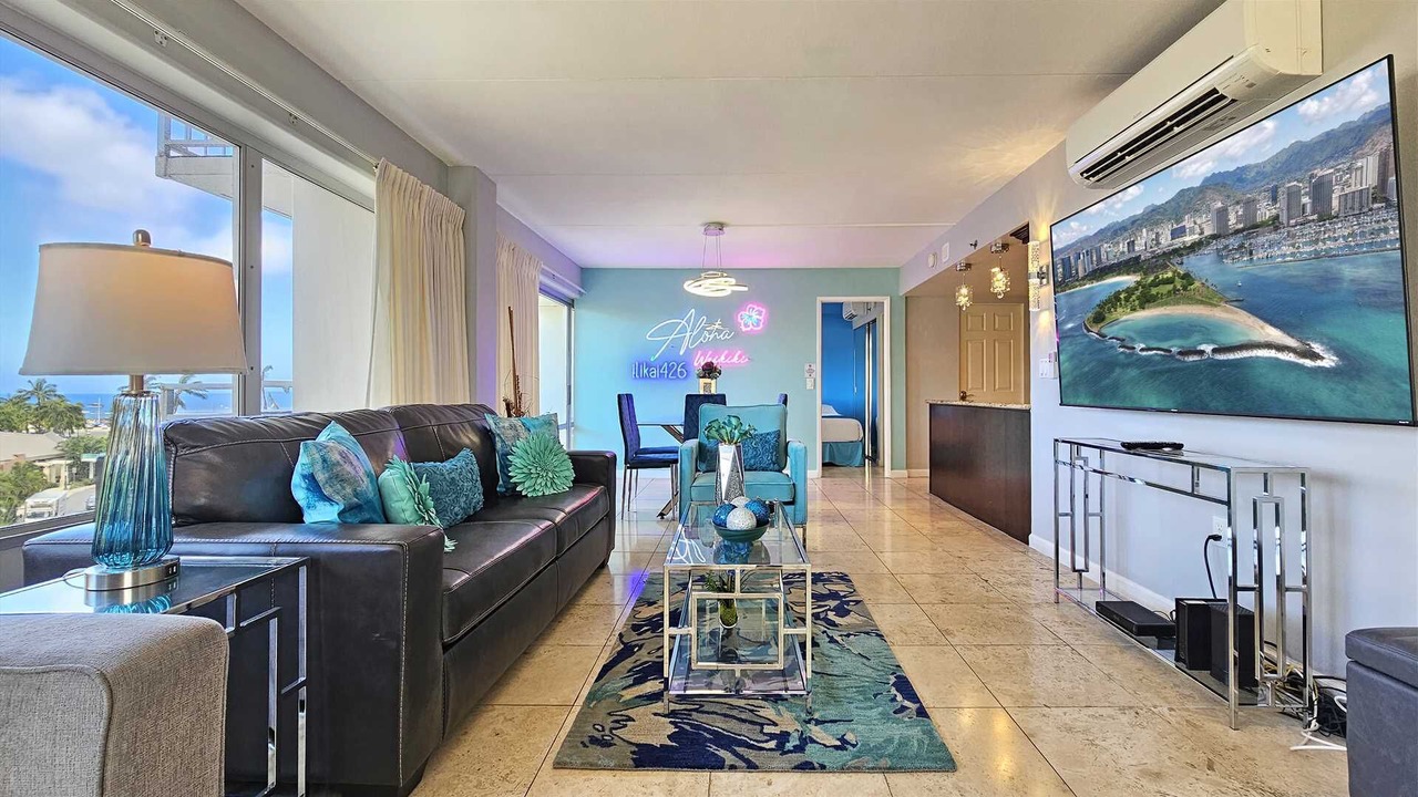 Photo of Livingroom in Waikiki