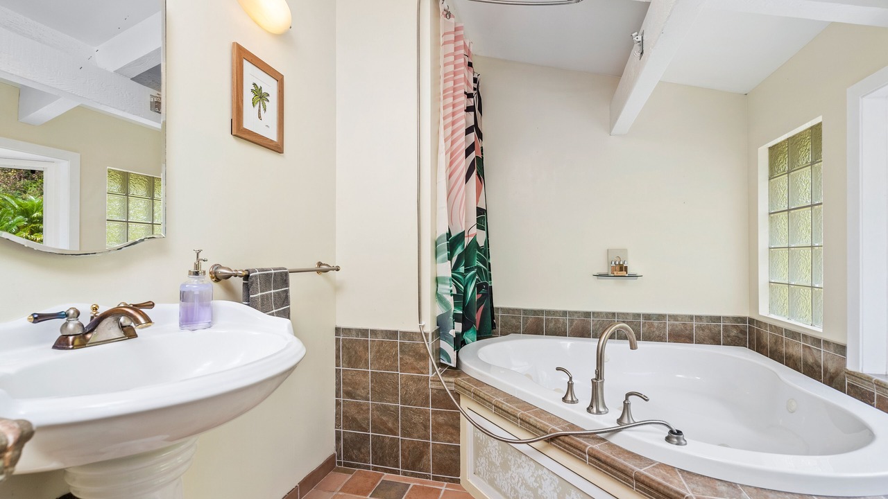 Photo of Bathroom in Hawaii Kai