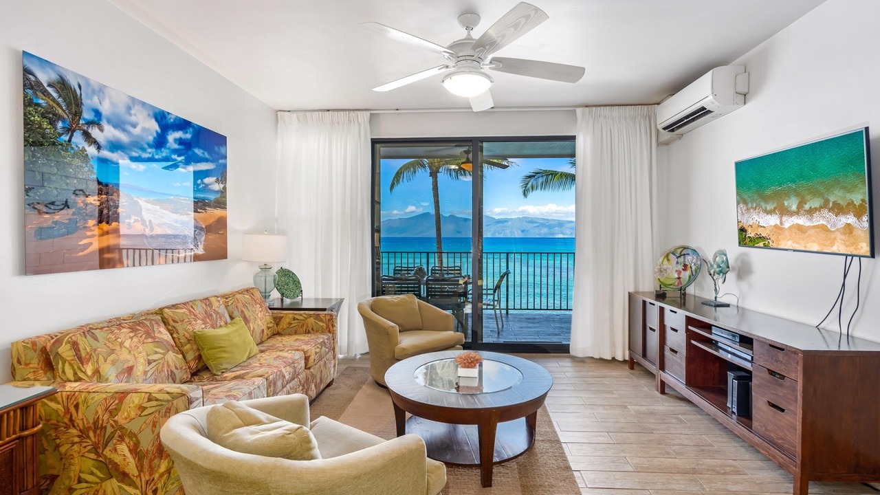 Photo of Livingroom in Kahana