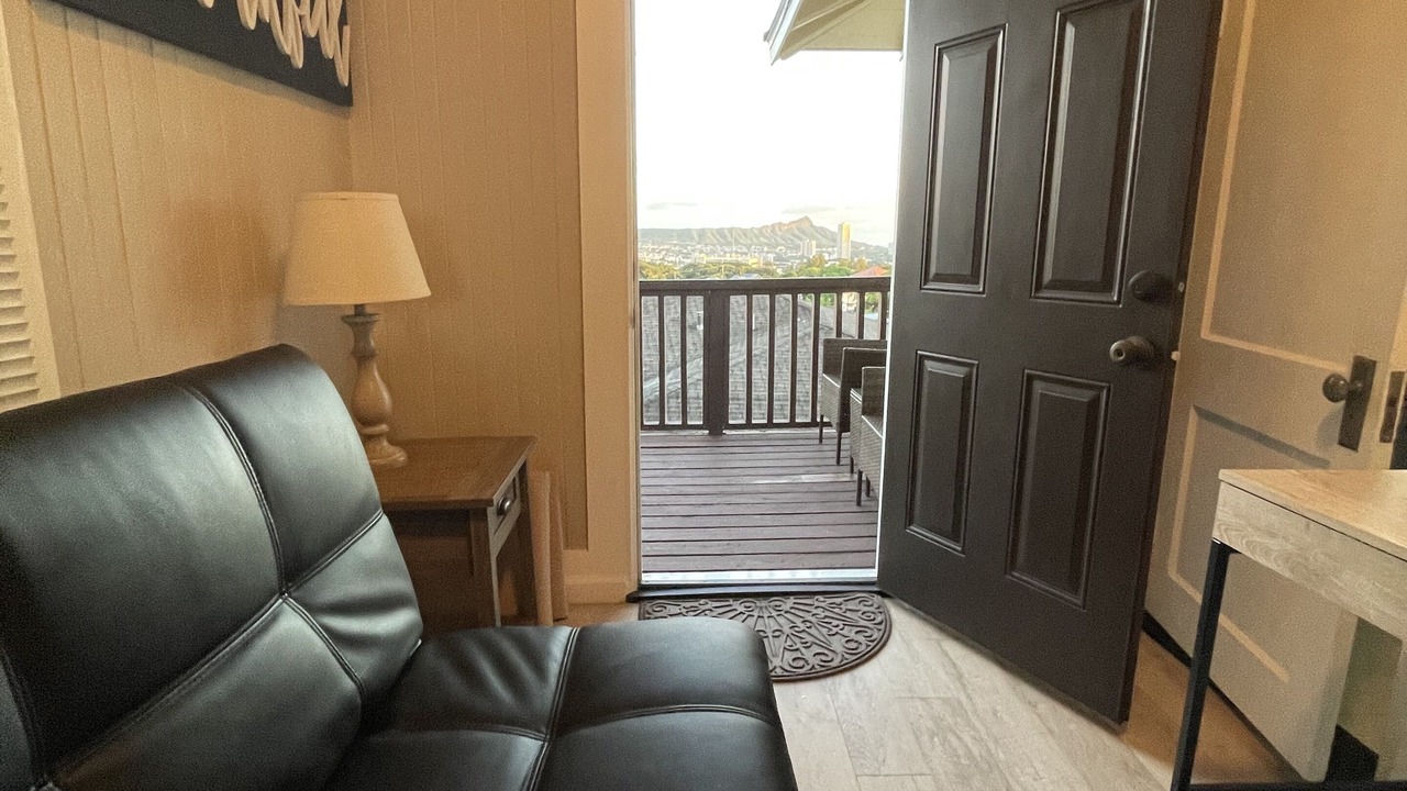 Photo of Livingroom in Manoa