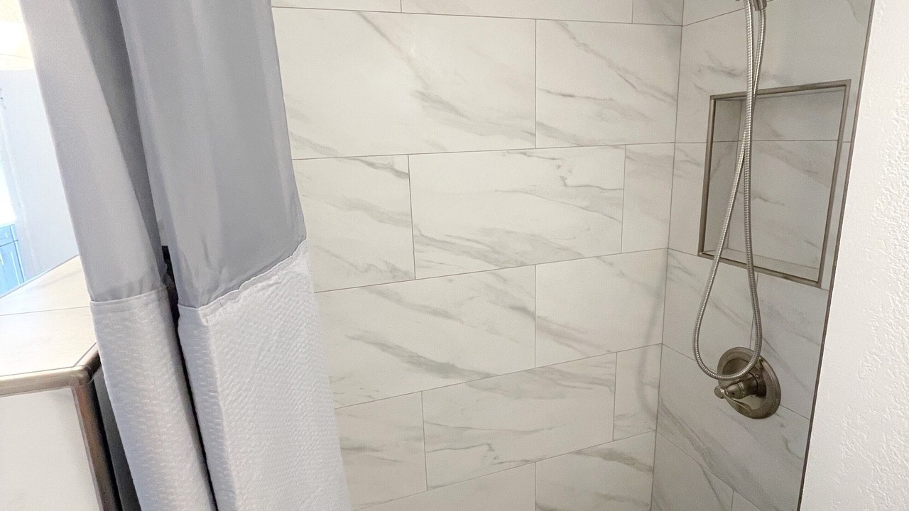 Photo of Bathroom in McCully - Moiliili