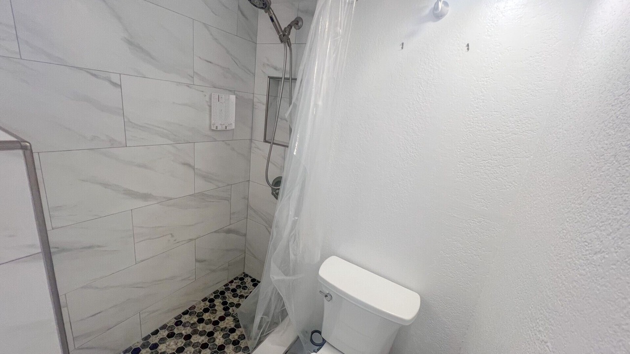 Photo of Bathroom in McCully - Moiliili