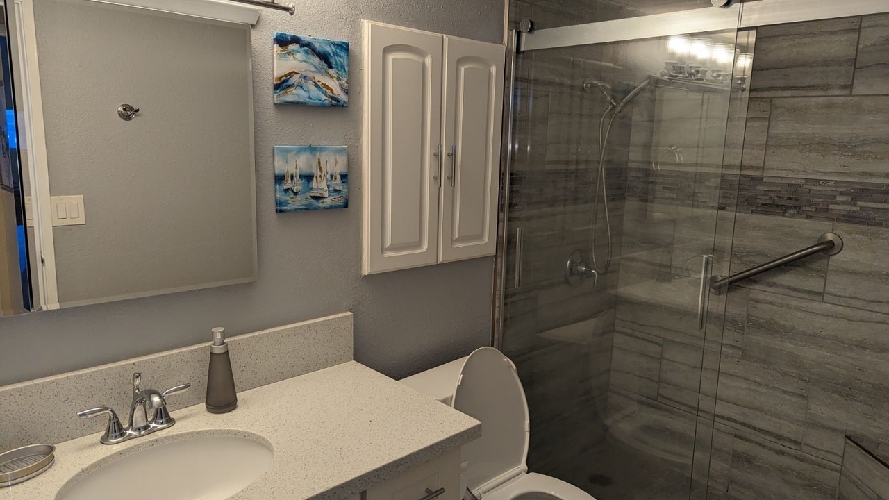 Photo of Bathroom in Maalaea