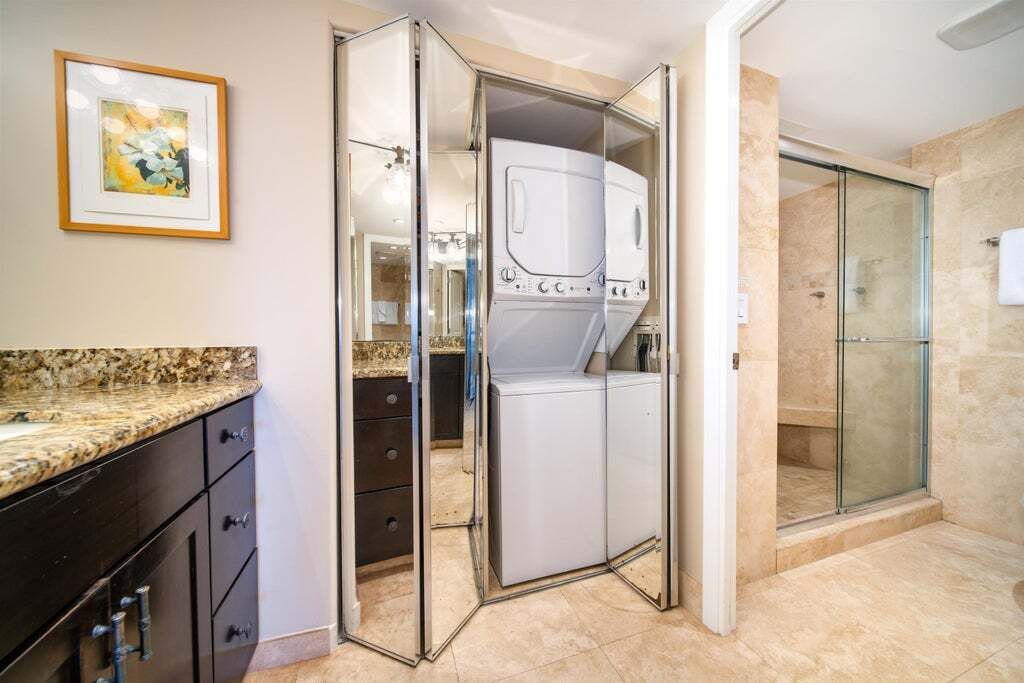 Photo of Bathroom in Lahaina