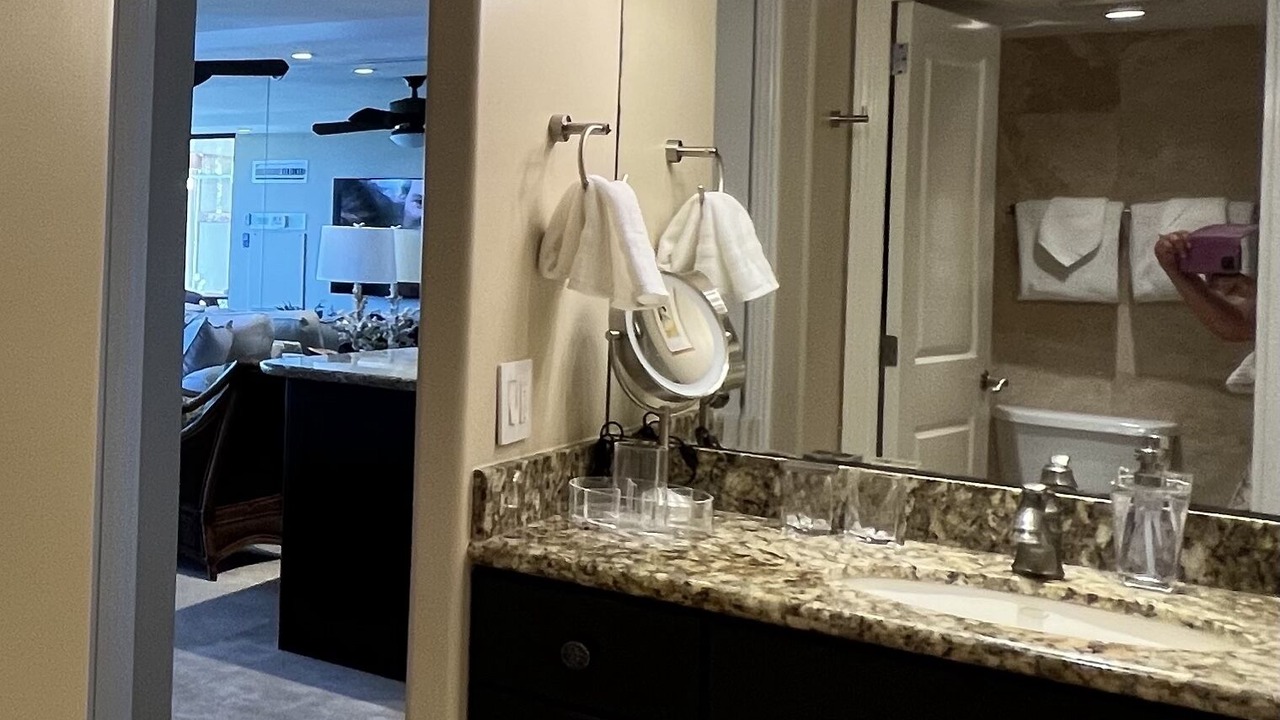 Photo of Bathroom in Lahaina