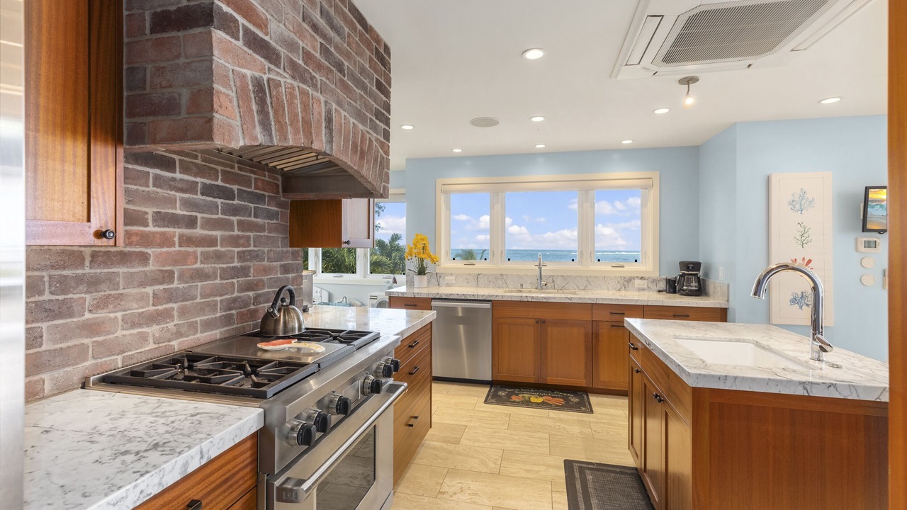 Photo of Bedroom in Waialua