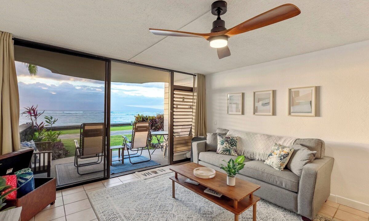 Photo of Livingroom in Kahana