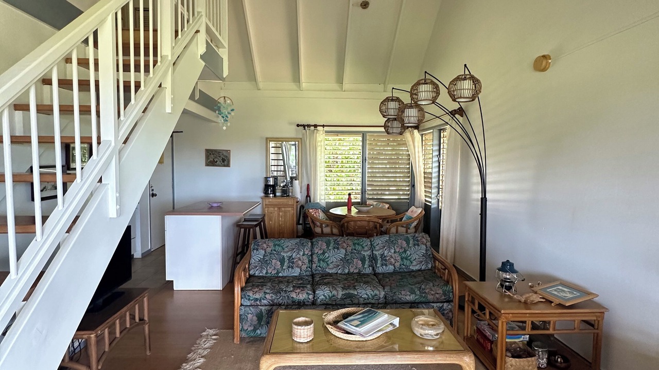 Photo of Livingroom in Maunaloa