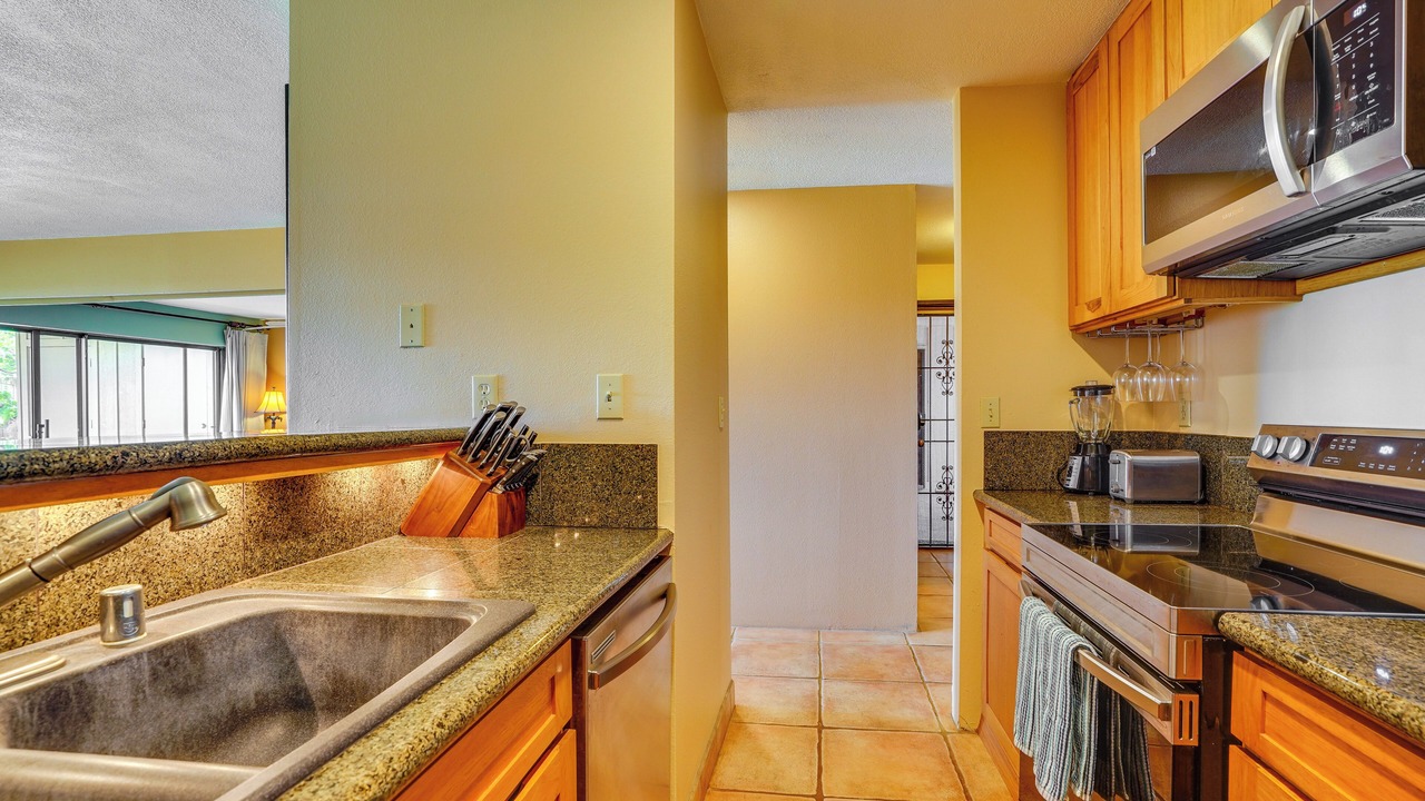Photo of Kitchen in Maunaloa
