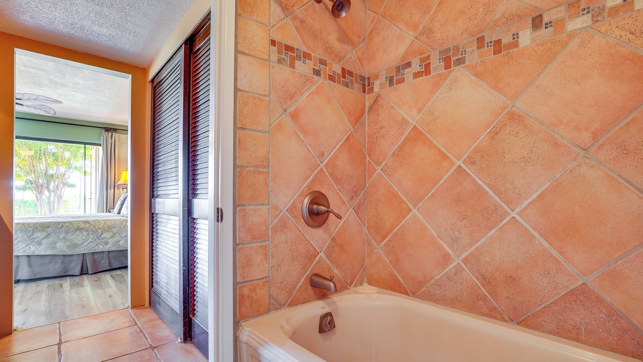 Photo of Bathroom in Maunaloa
