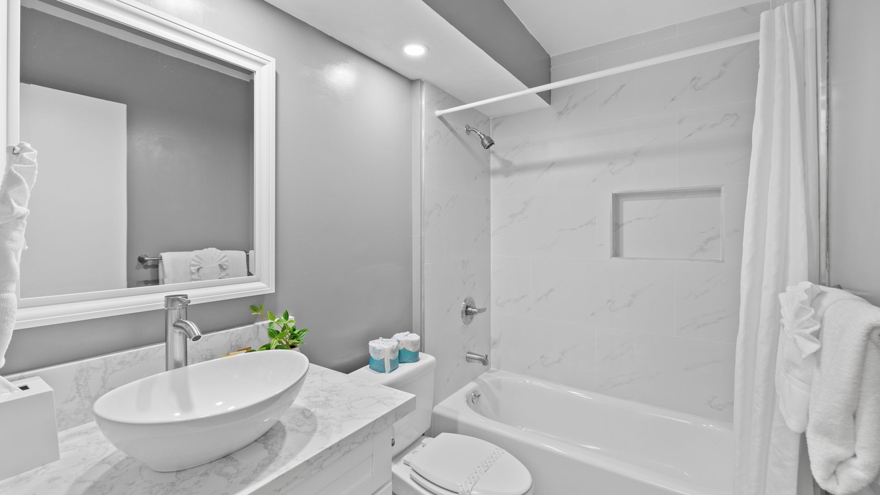 Photo of Bathroom in Waikiki