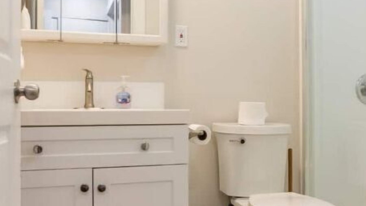 Photo of Bathroom in Waimanalo