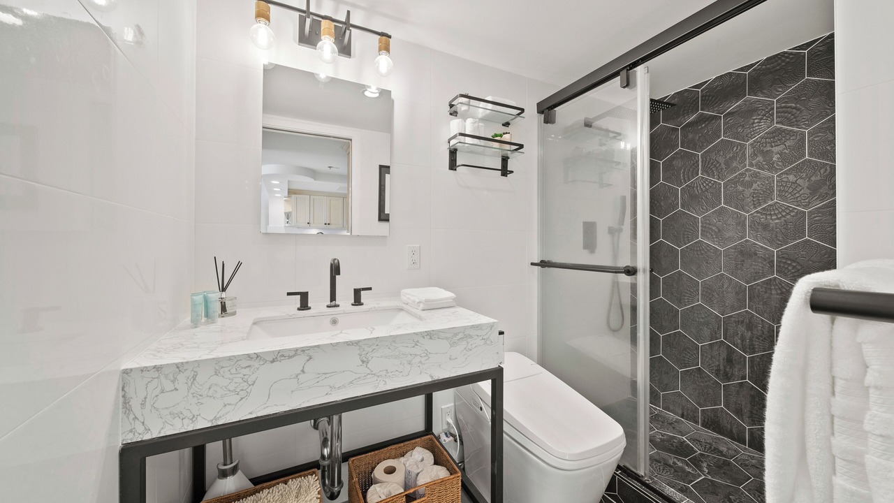 Photo of Bathroom in Waikiki