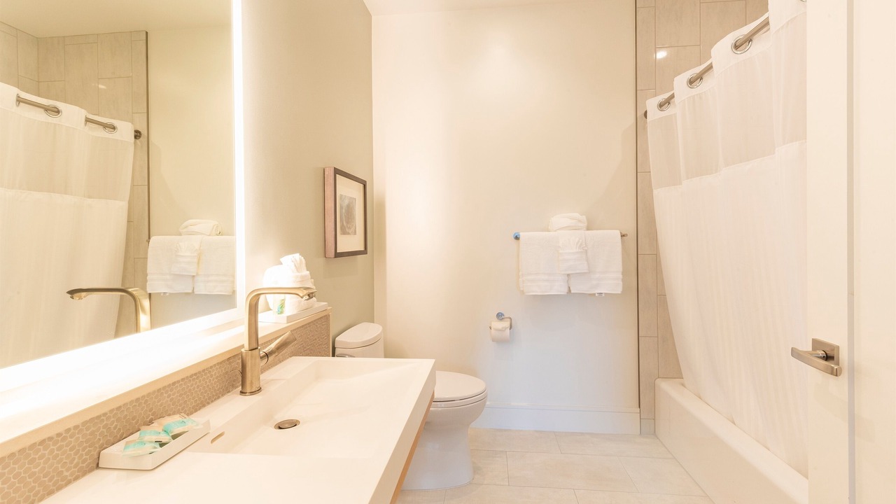 Photo of Bathroom in Lahaina
