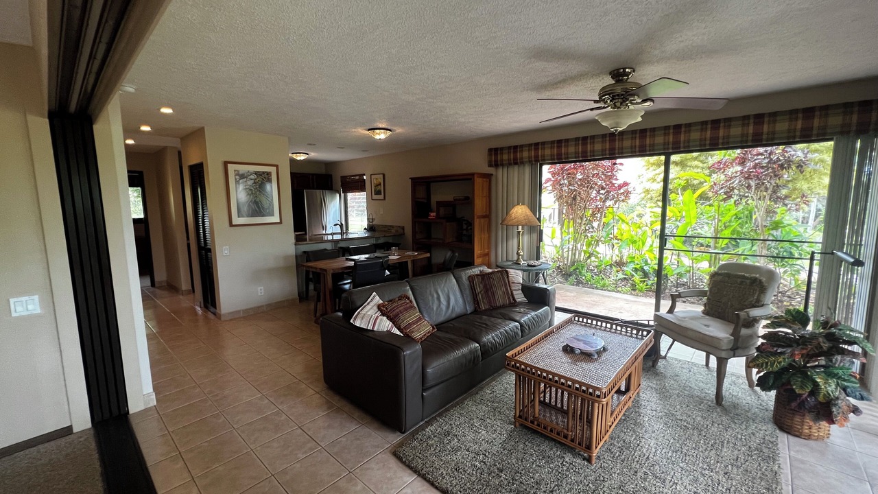 Photo of Livingroom in Maunaloa