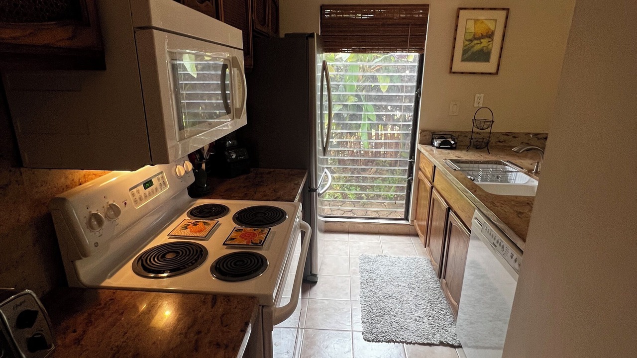 Photo of Kitchen in Maunaloa