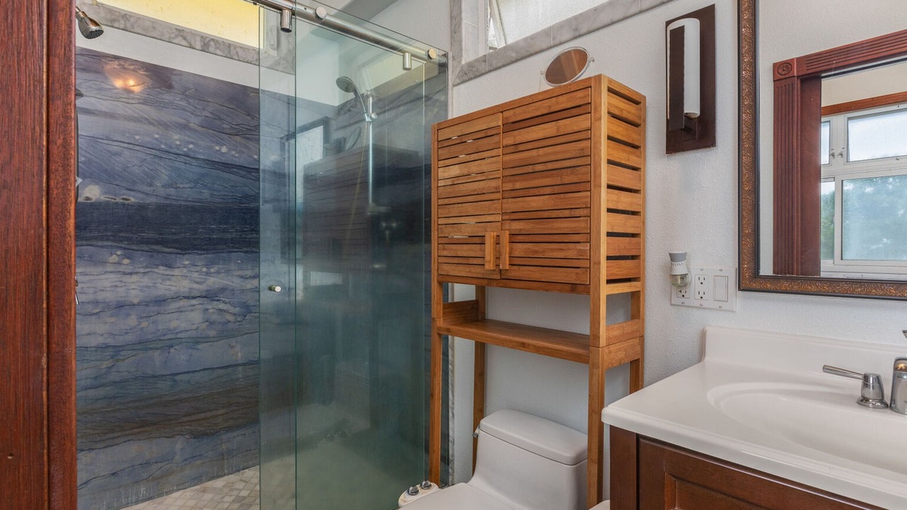 Photo of Bathroom in Laie