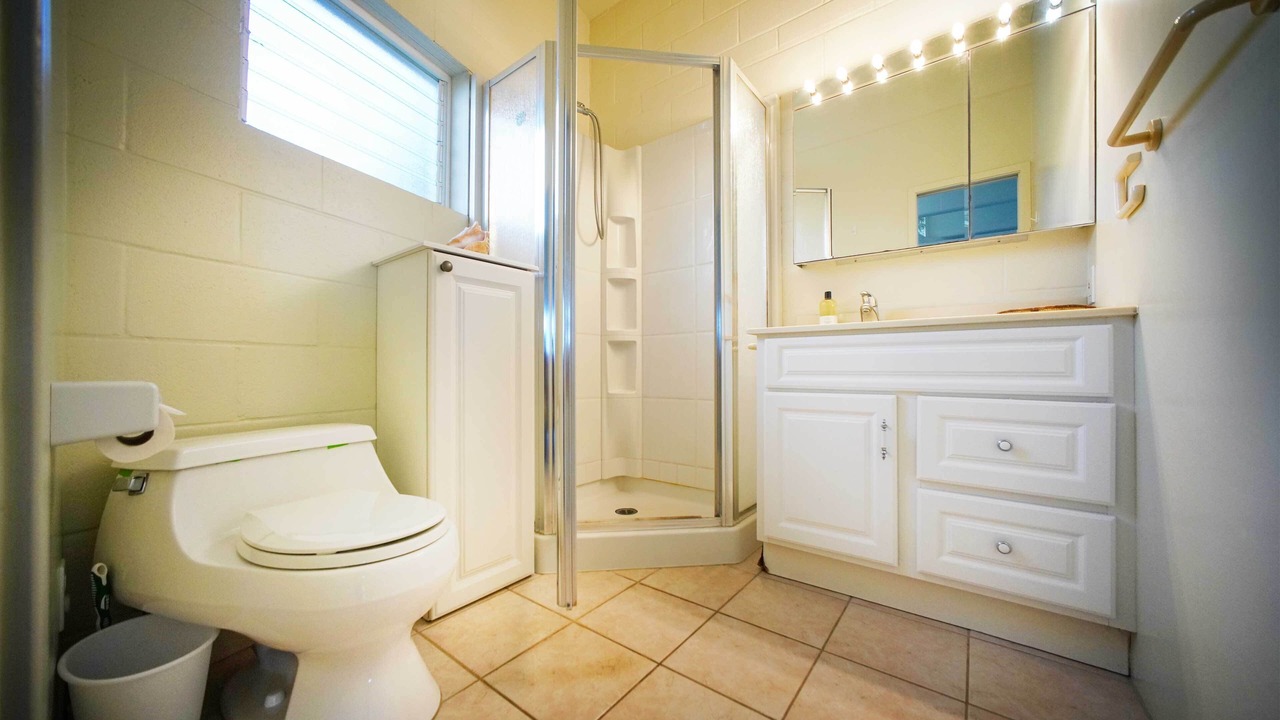 Photo of Bathroom in Diamond Head - Kapahulu - St. Louis