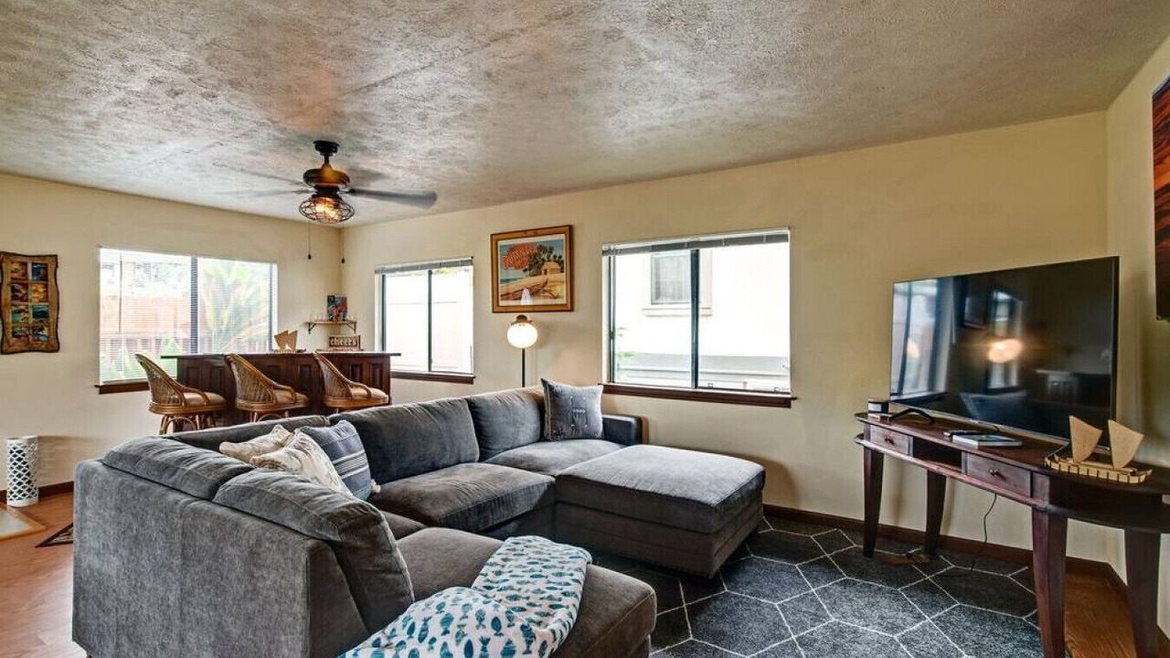 Photo of Livingroom in Hilo