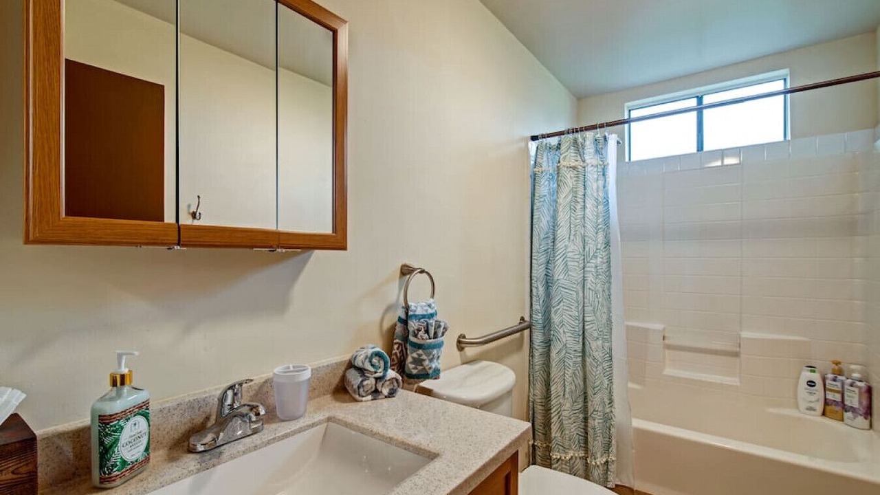 Photo of Bathroom in Hilo