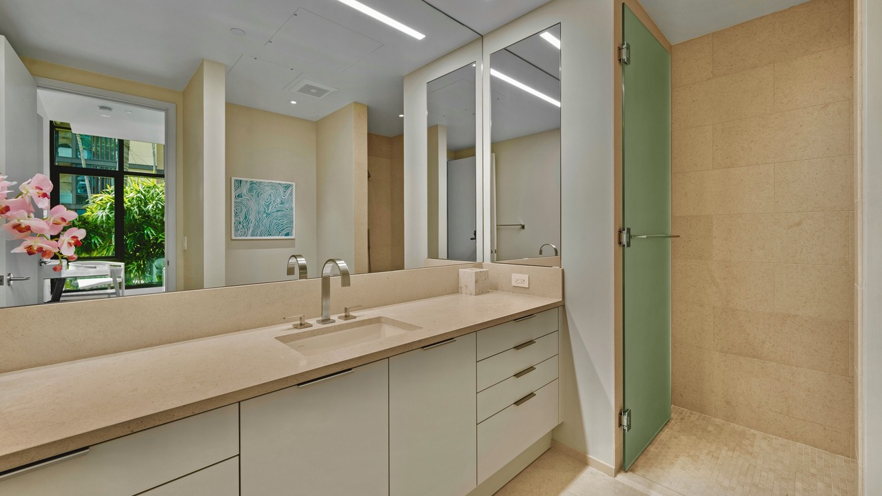 Photo of Bathroom in Ala Moana