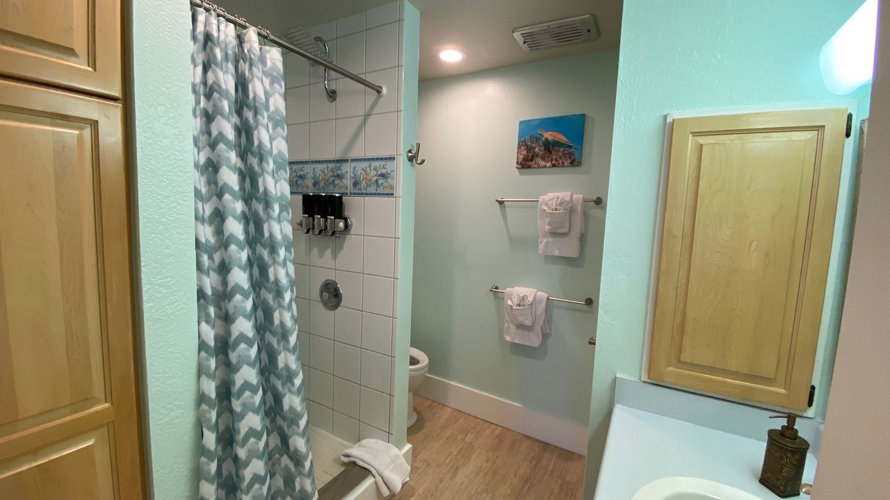 Photo of Bathroom in Punaluu