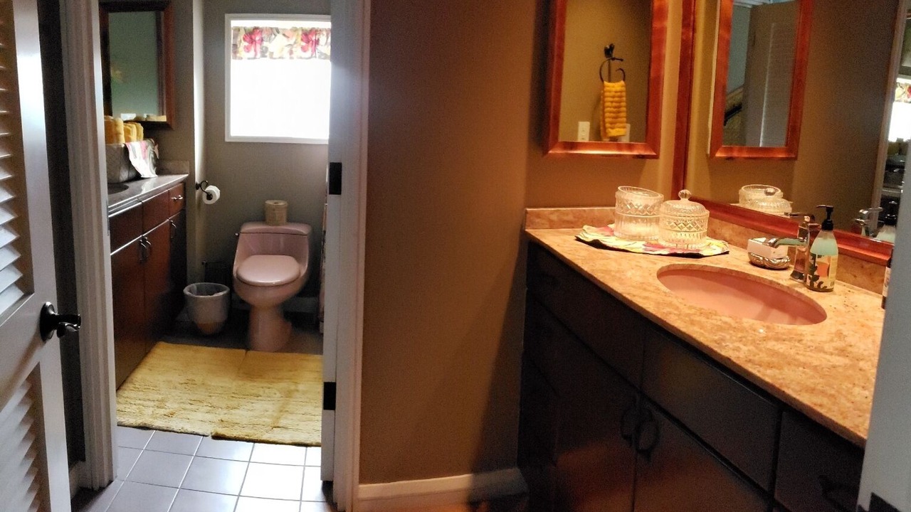 Photo of Bathroom in Historic Kailua Village